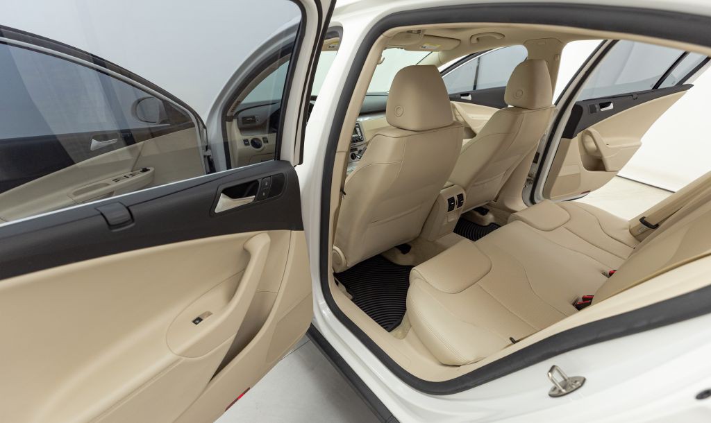 2009 Volkswagen Passat Image 46