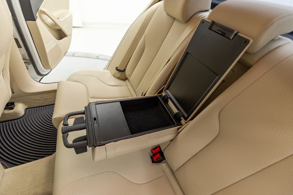 2009 Volkswagen Passat Image 56