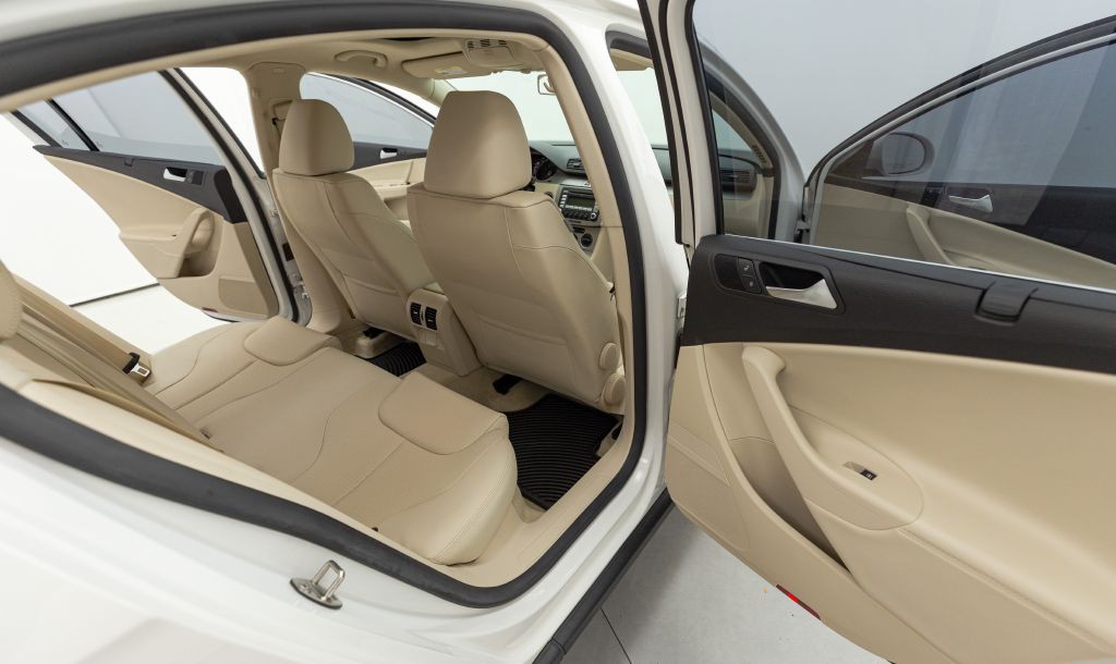 2009 Volkswagen Passat Image 58