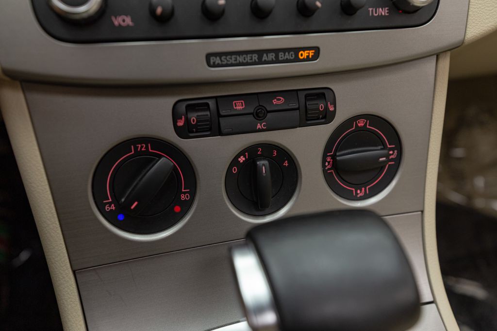 2009 Volkswagen Passat Image 69