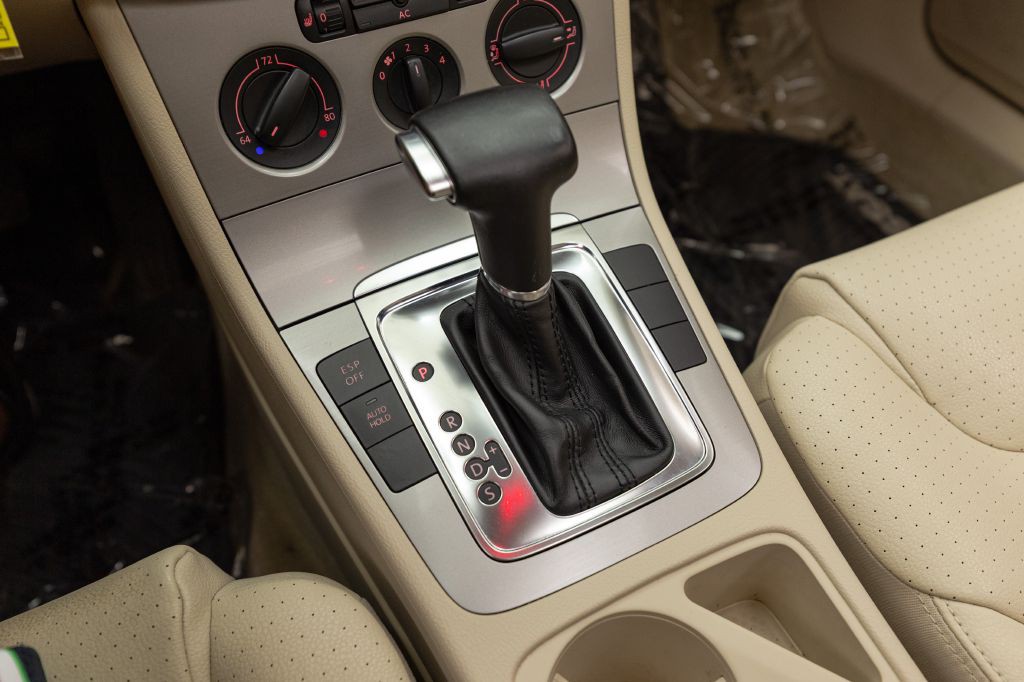 2009 Volkswagen Passat Image 70