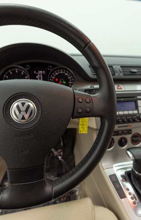 2009 Volkswagen Passat Image 76