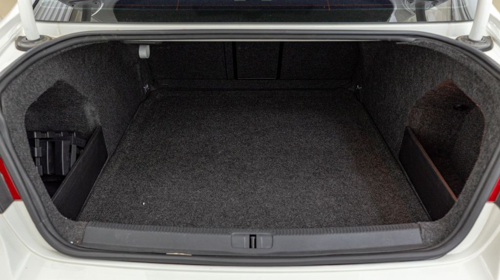 2009 Volkswagen Passat Image 78