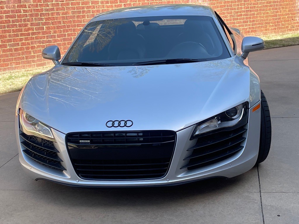 2010 Audi R8 Image 1