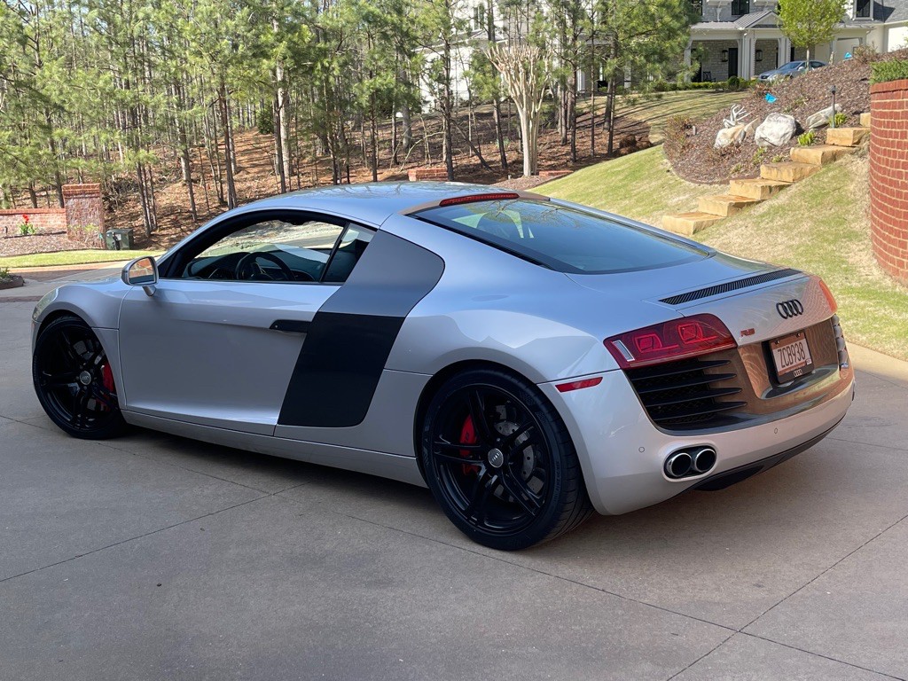 2010 Audi R8 Image 10