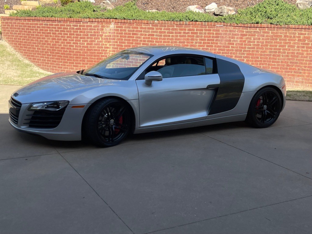 2010 Audi R8 Image 11