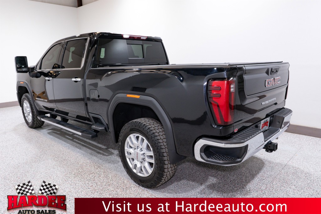 2024 GMC Sierra 2500 Image 3