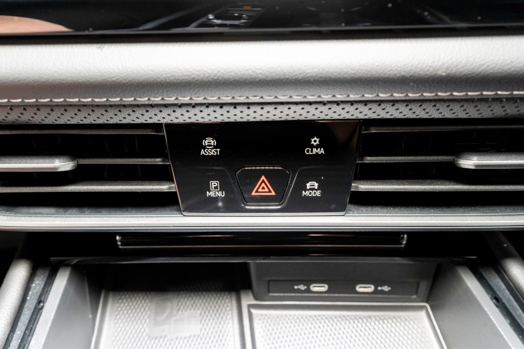 2024 Volkswagen Atlas Cross Sport Image 20