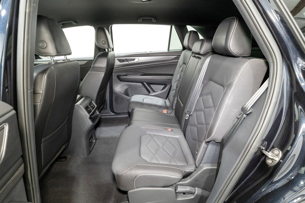 2024 Volkswagen Atlas Cross Sport Image 28