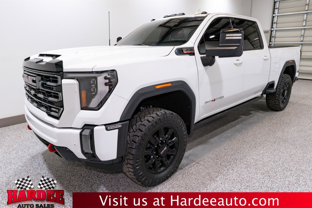 2024 GMC Sierra 2500 Image 2