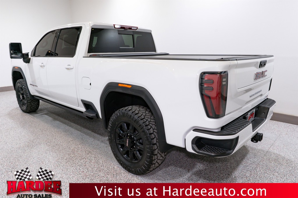 2024 GMC Sierra 2500 Image 3