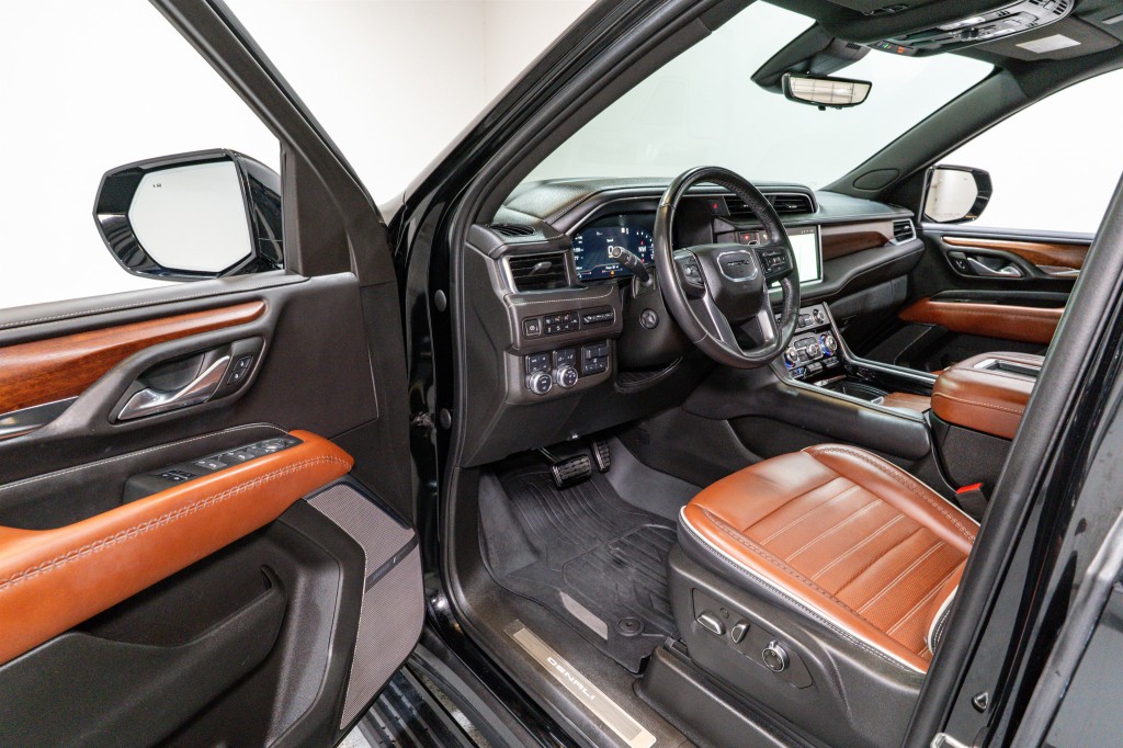 2023 GMC Yukon Image 13