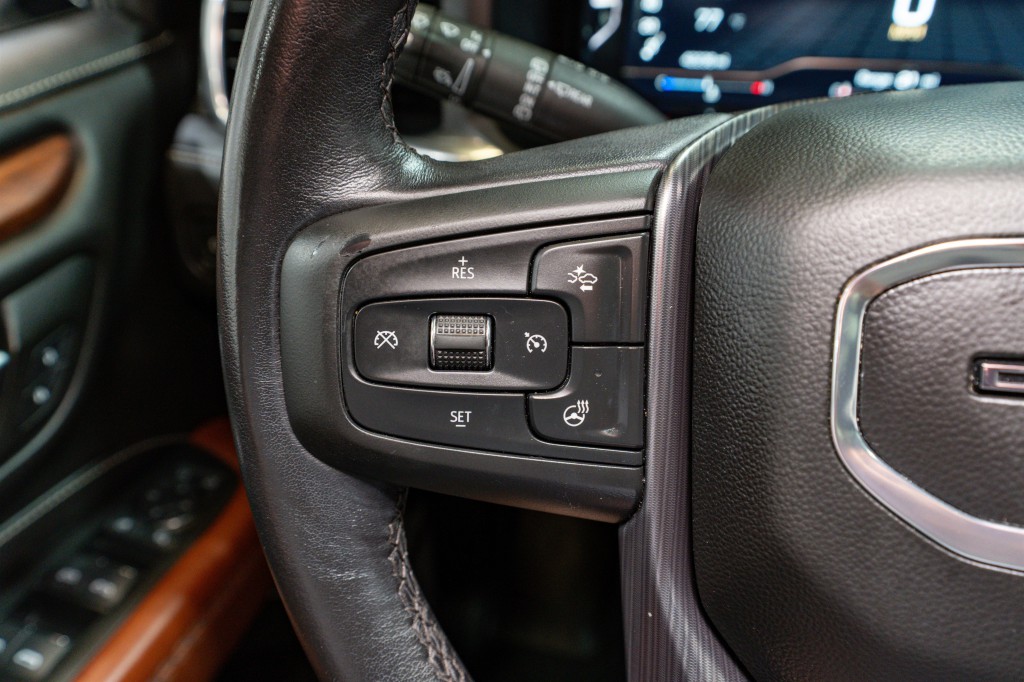 2023 GMC Yukon Image 32