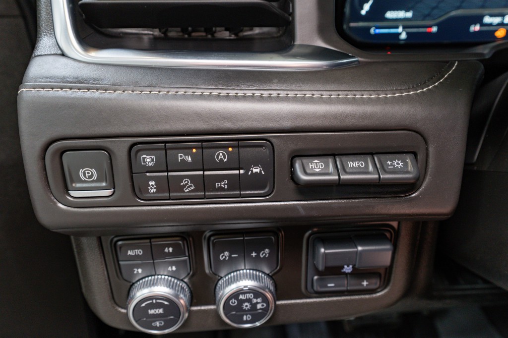 2023 GMC Yukon Image 34