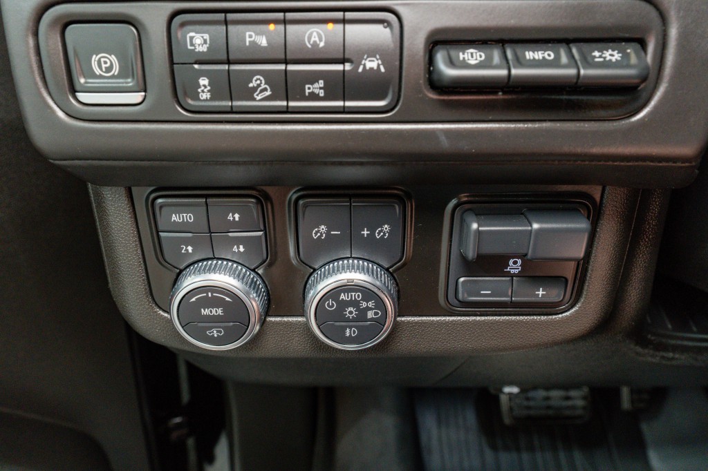2023 GMC Yukon Image 35