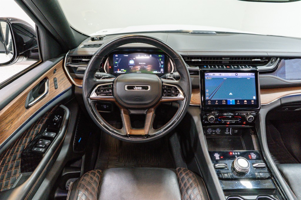2023 Jeep Grand Cherokee Image 11