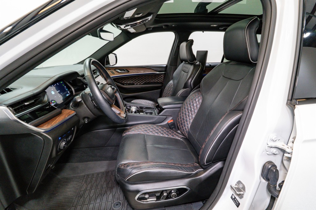 2023 Jeep Grand Cherokee Image 17