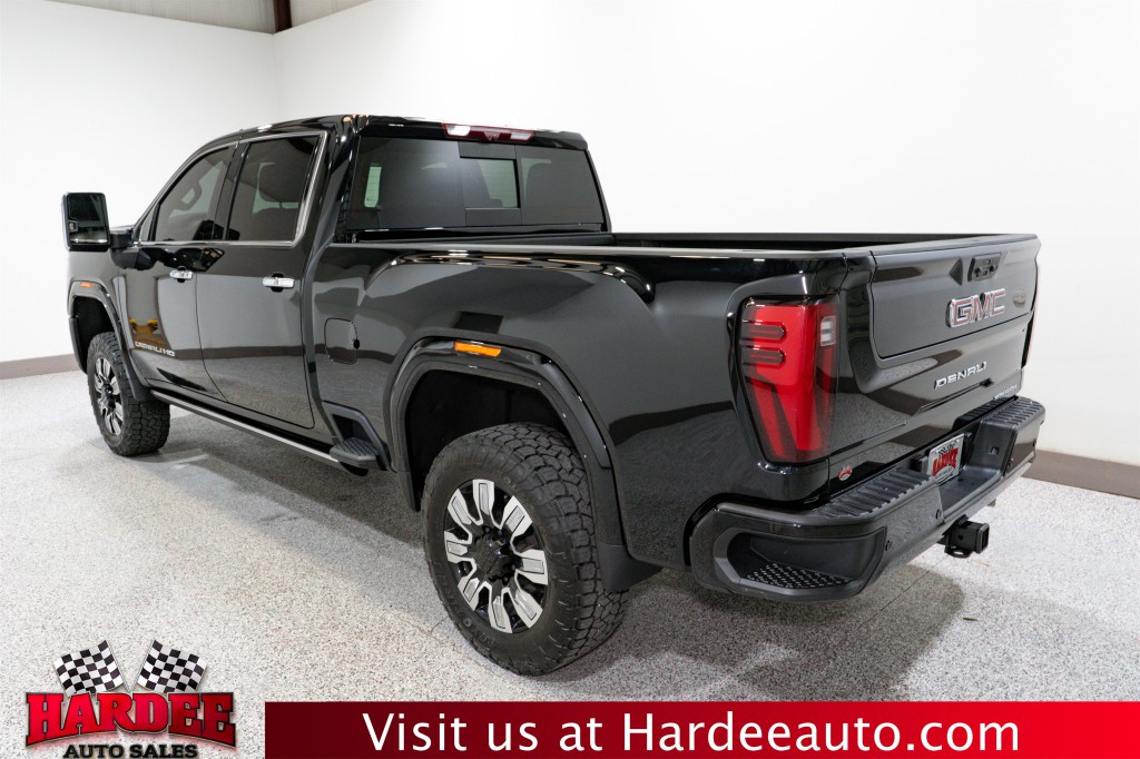 2025 GMC Sierra 2500 Image 3