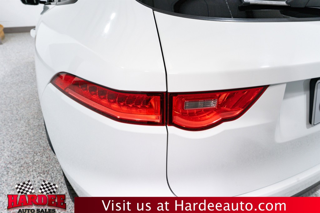 2018 Jaguar F-PACE Image 9