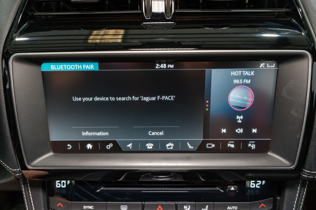 2018 Jaguar F-PACE Image 21