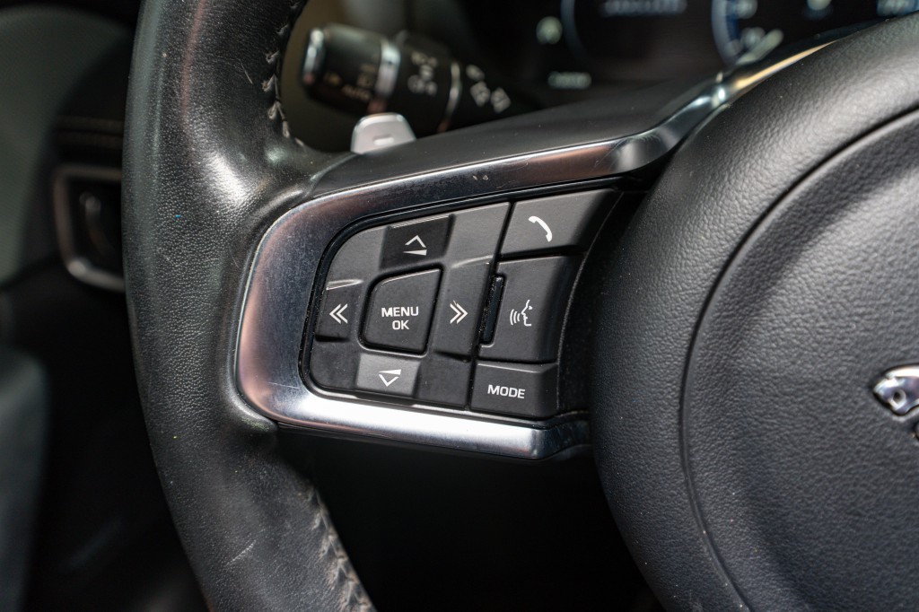 2018 Jaguar F-PACE Image 29