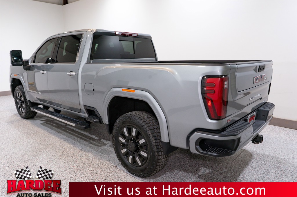 2024 GMC Sierra 2500 Image 3