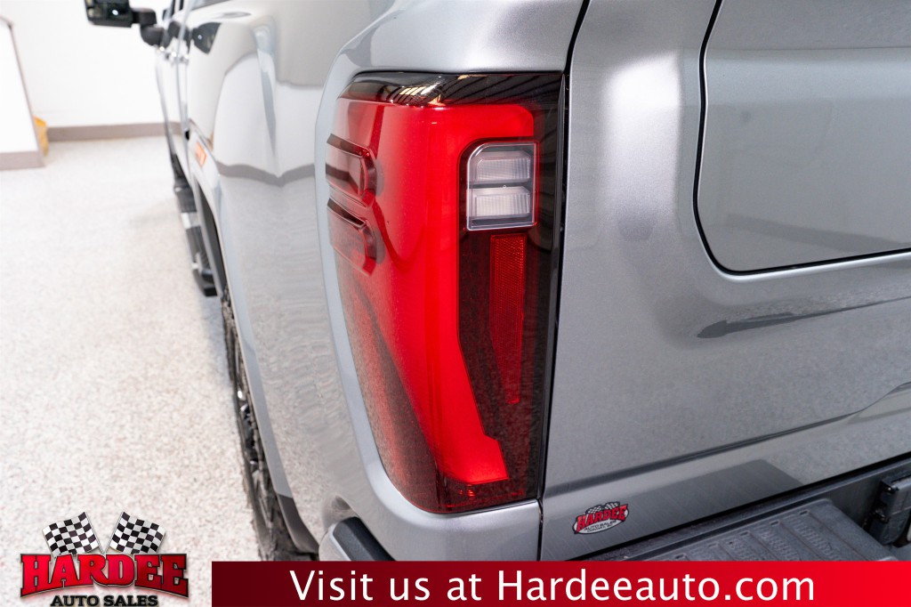 2024 GMC Sierra 2500 Image 9