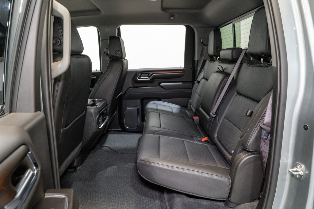 2024 GMC Sierra 2500 Image 36