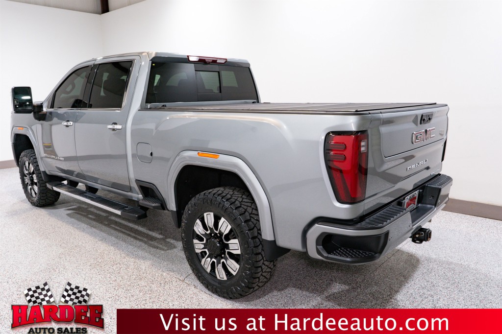 2024 GMC Sierra 2500 Image 3