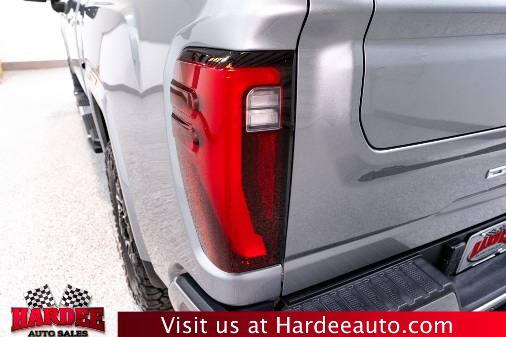 2024 GMC Sierra 2500 Image 9