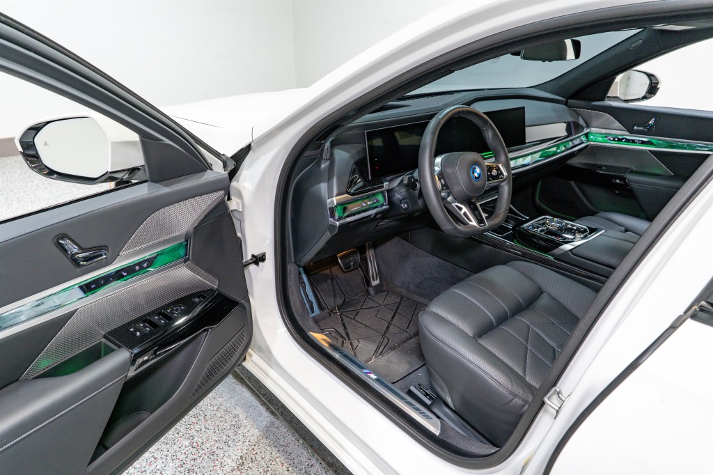 2024 BMW i7 Image 12