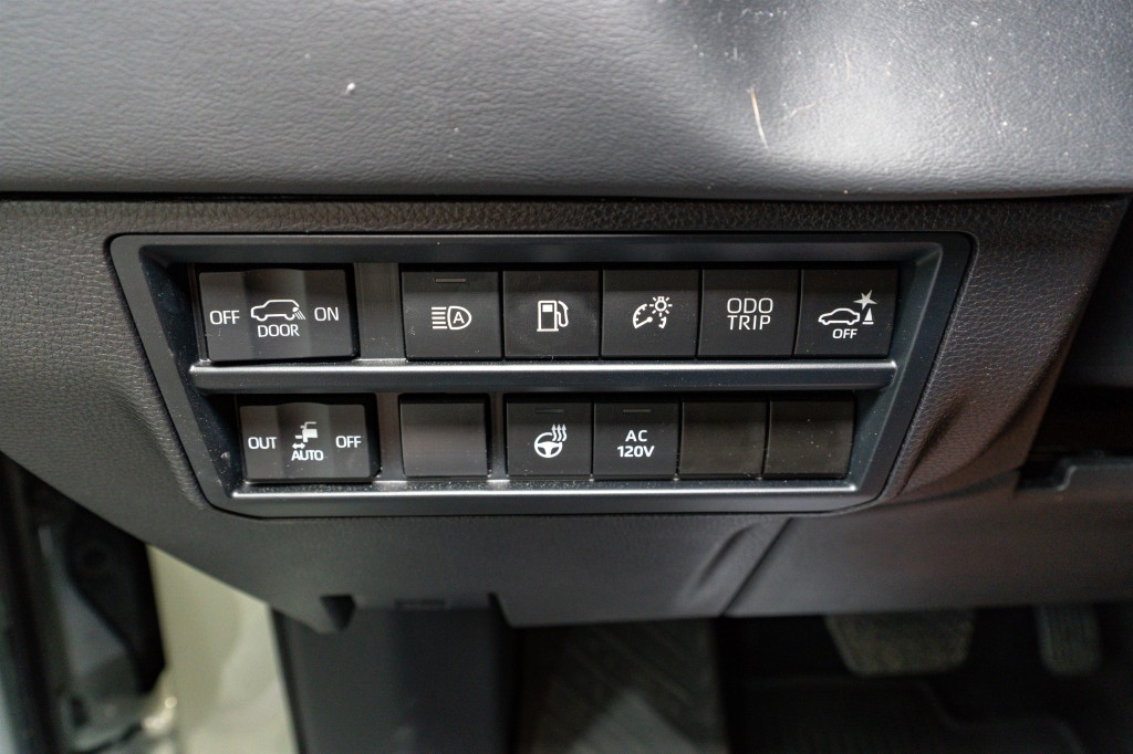 2024 Toyota Sequoia Image 33