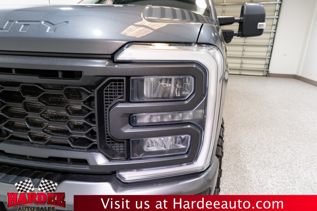 2023 Ford F-250 Image 8