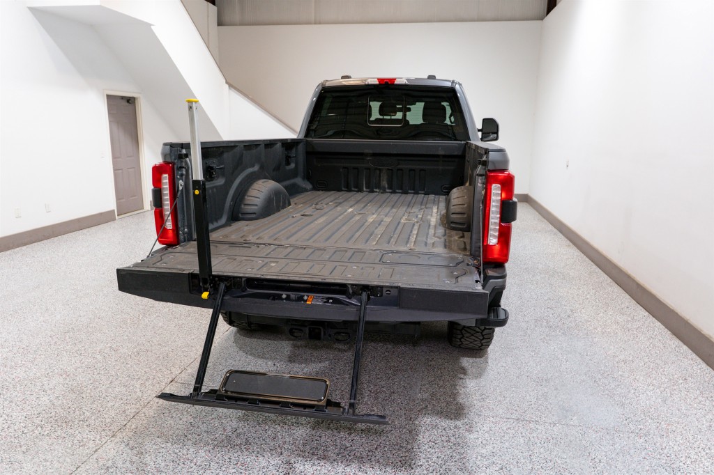 2023 Ford F-250 Image 11