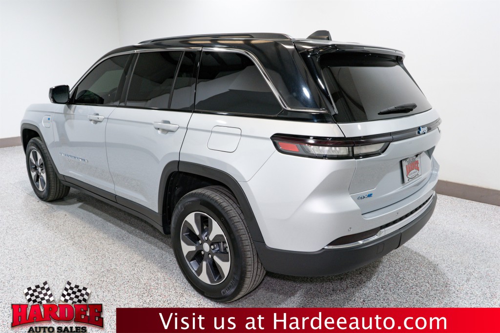 2023 Jeep Grand Cherokee Image 3