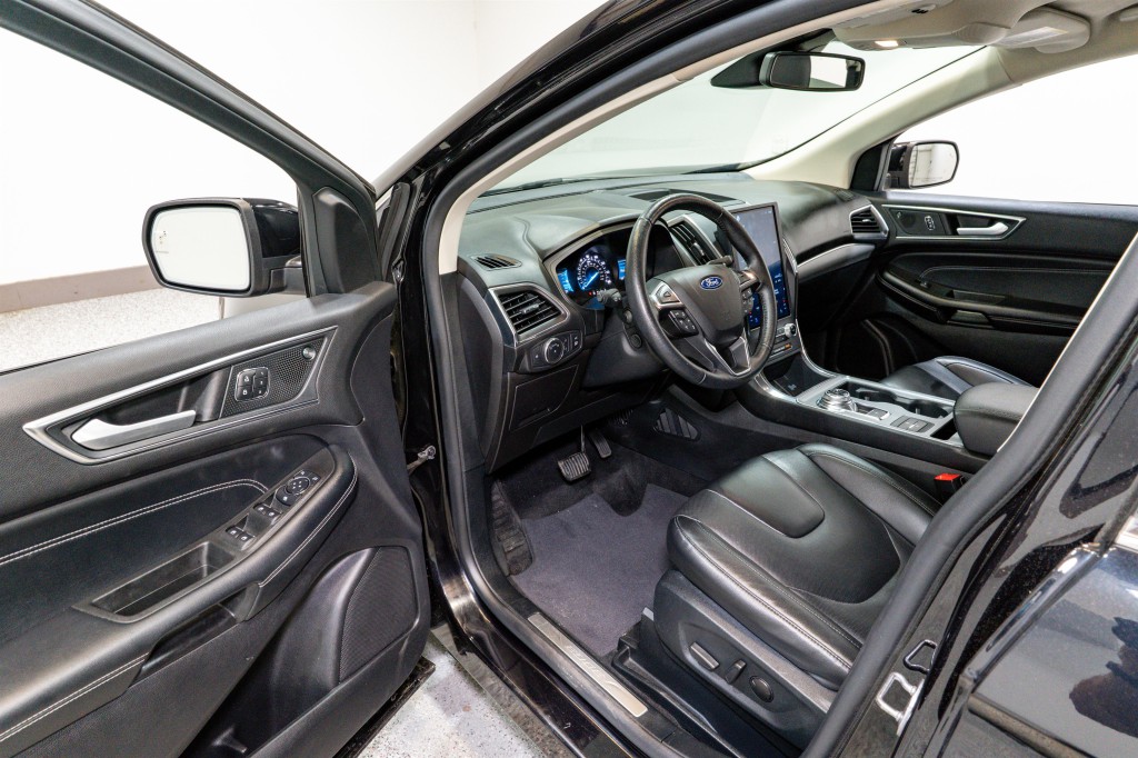 2022 Ford Edge Image 12