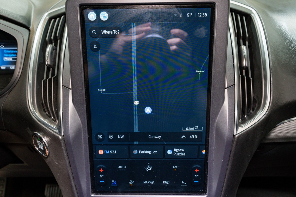 2022 Ford Edge Image 16