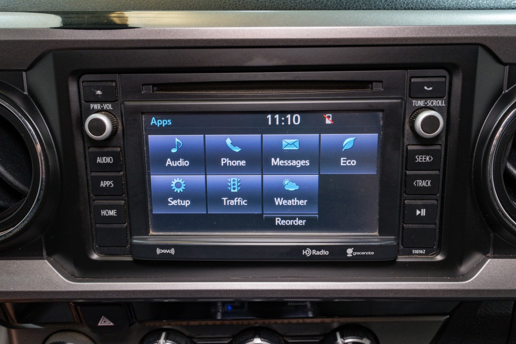 2017 Toyota Tacoma Image 21