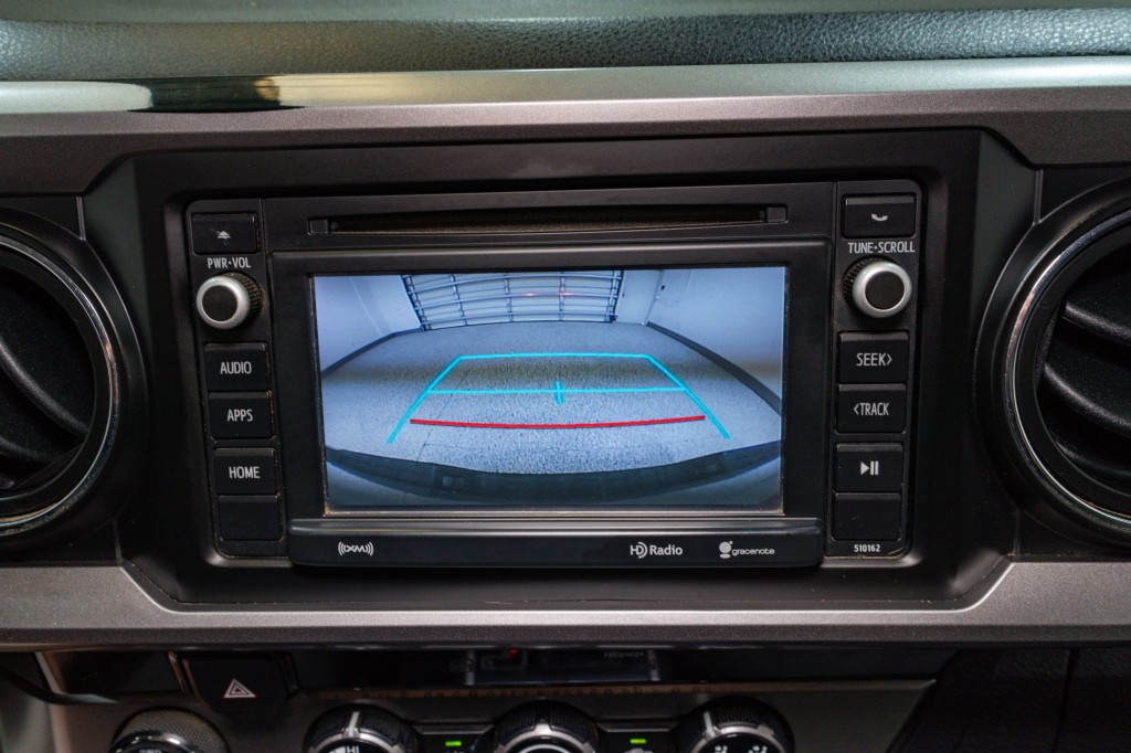 2017 Toyota Tacoma Image 23