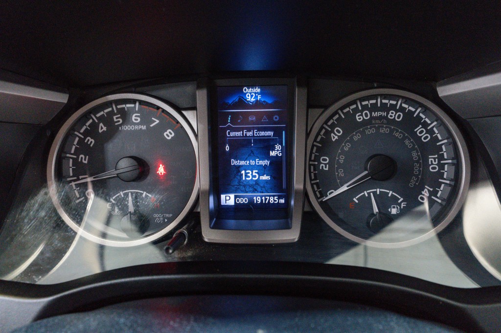 2017 Toyota Tacoma Image 28