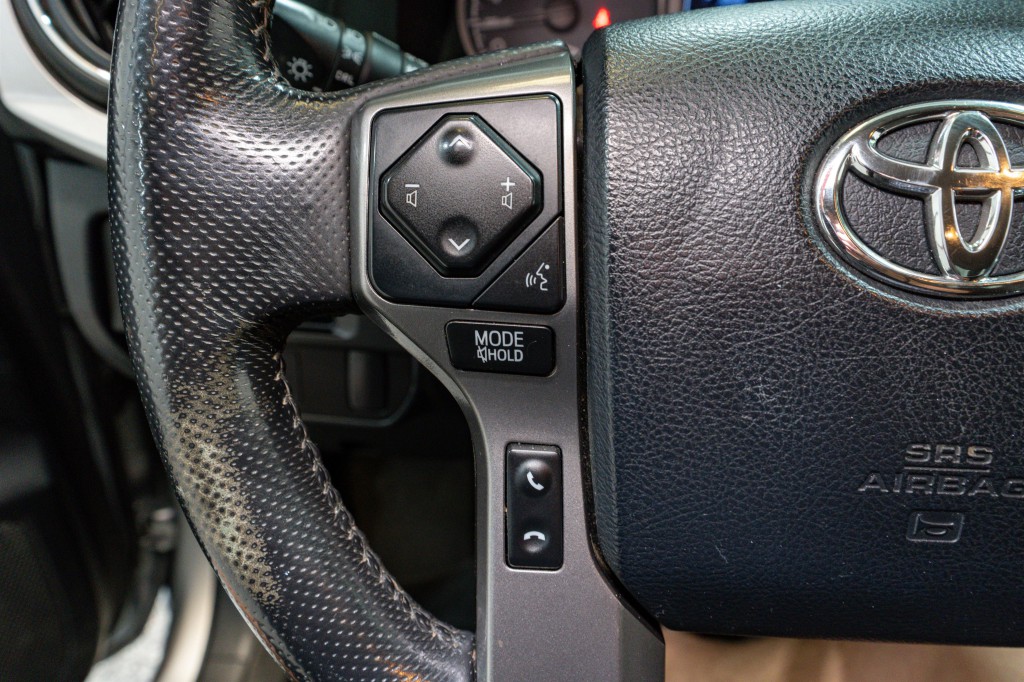 2017 Toyota Tacoma Image 30