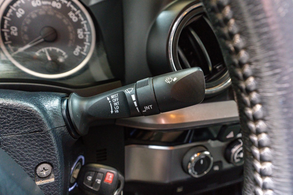 2017 Toyota Tacoma Image 32