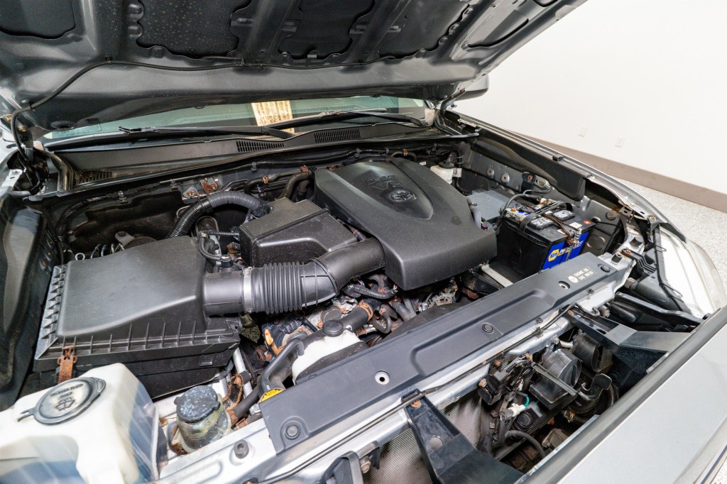 2017 Toyota Tacoma Image 34