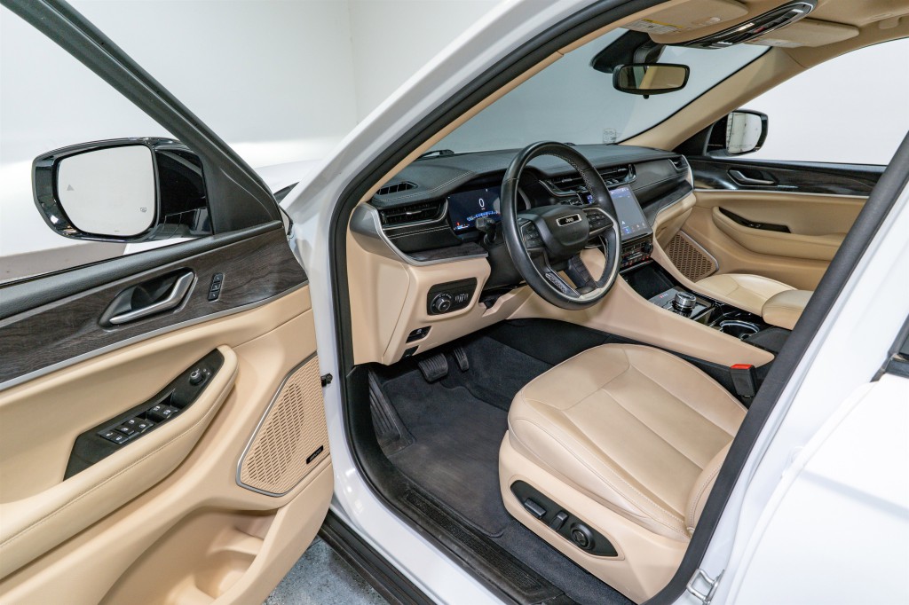 2021 Jeep Grand Cherokee Image 12