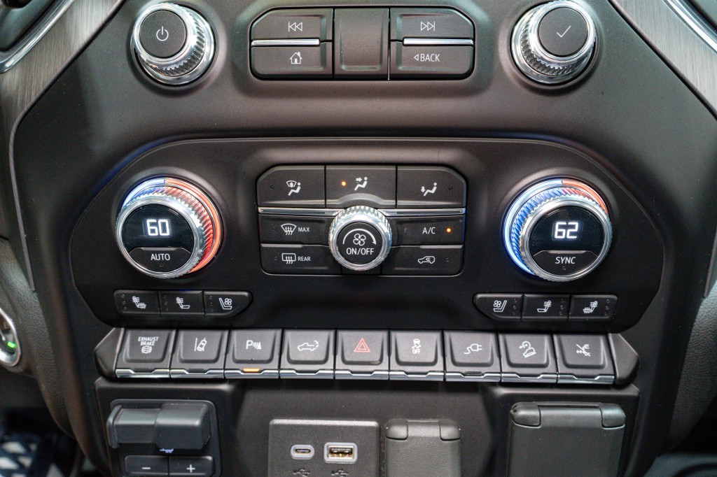 2023 GMC Sierra 3500 Image 28
