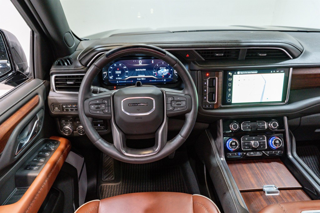 2024 GMC Yukon Image 12