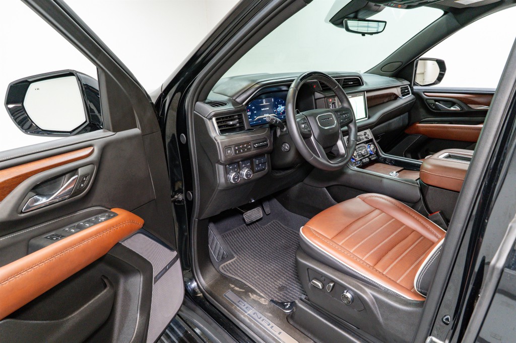 2024 GMC Yukon Image 13