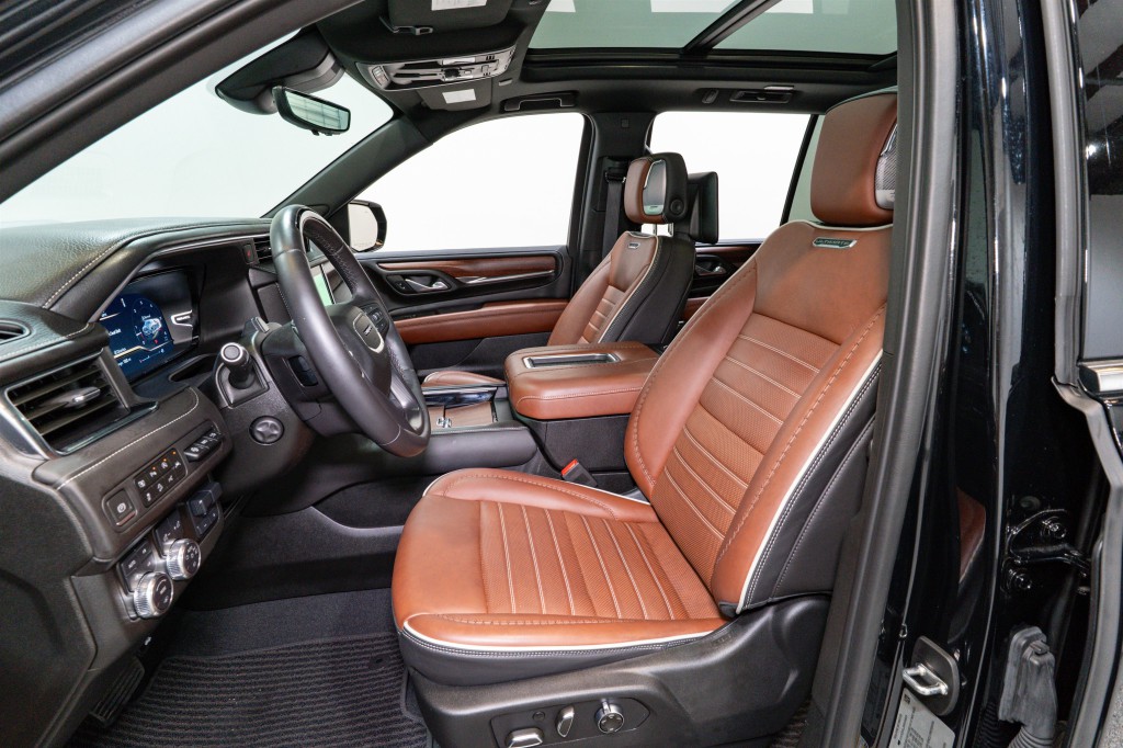 2024 GMC Yukon Image 16