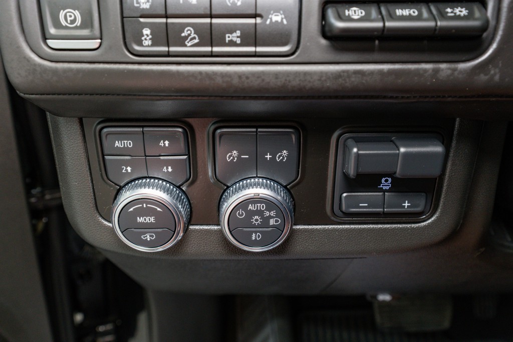 2024 GMC Yukon Image 35