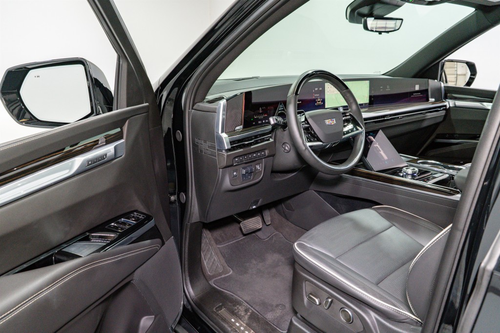2025 Cadillac Escalade Image 14